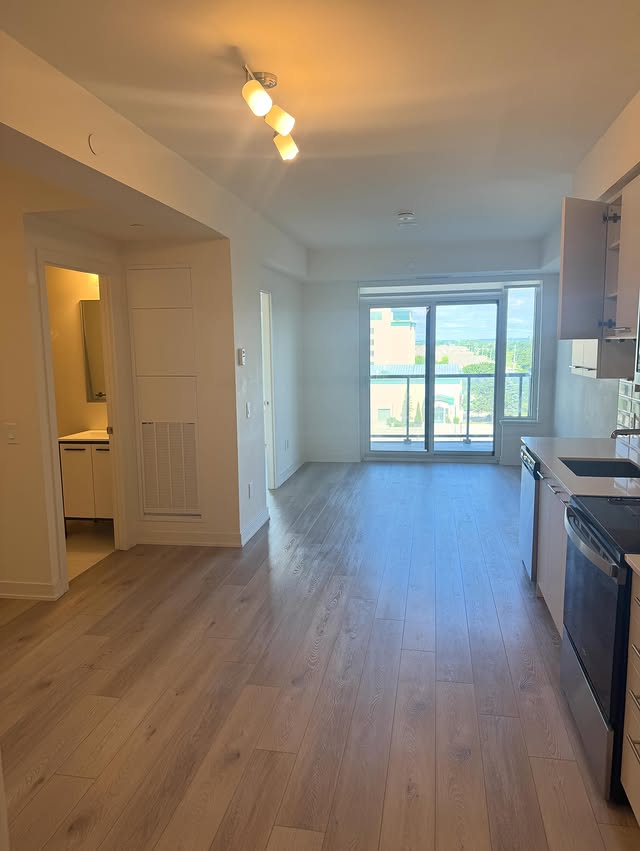 Spotless freshly cleaned condo interior